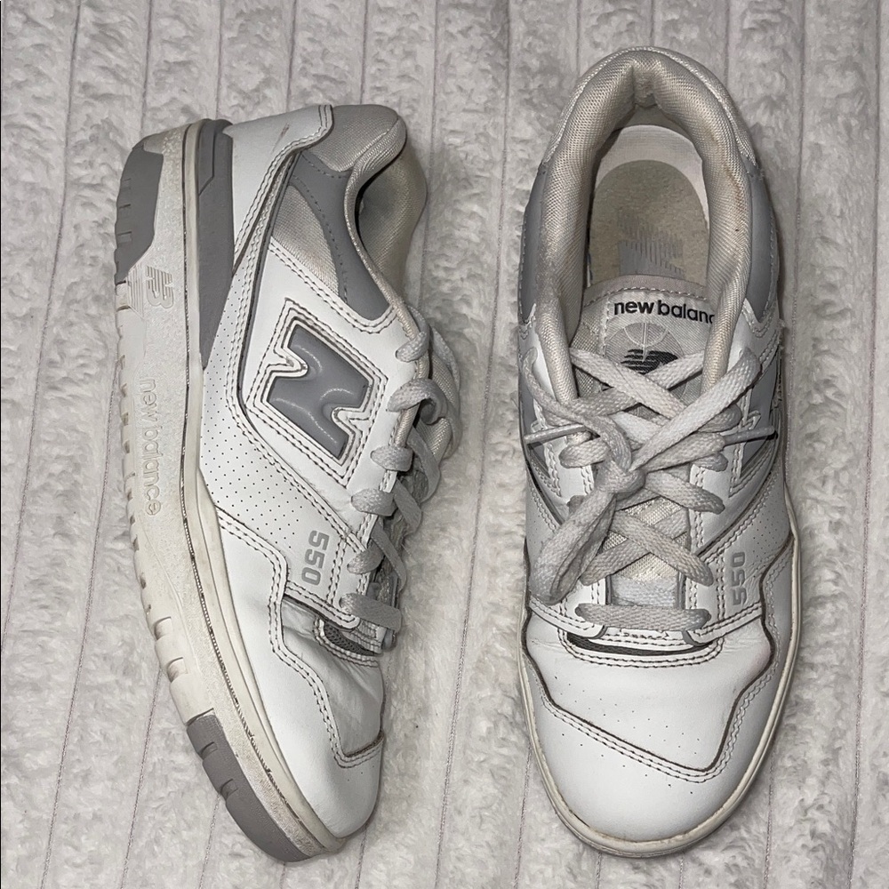 New Balance 550 | Size 7.5 Men / Size 9 Women